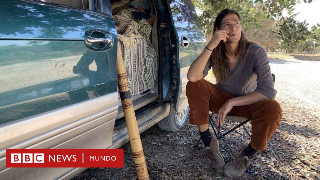 Los habitantes de Ibiza que viven en sus carros mientras los alquileres se disparan en la isla