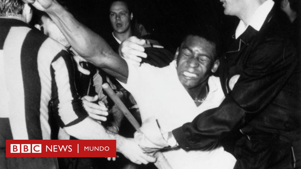 Muere Pelé: el insólito partido en Colombia en el que "O Rei" fue expulsado pero el público obligó a que volviera a la cancha y a que expulsaran al árbitro