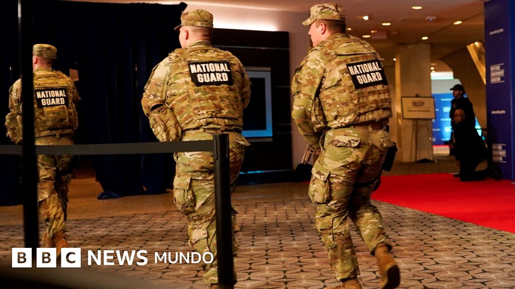 Evacuan a Trump de evento con medios en medio de 