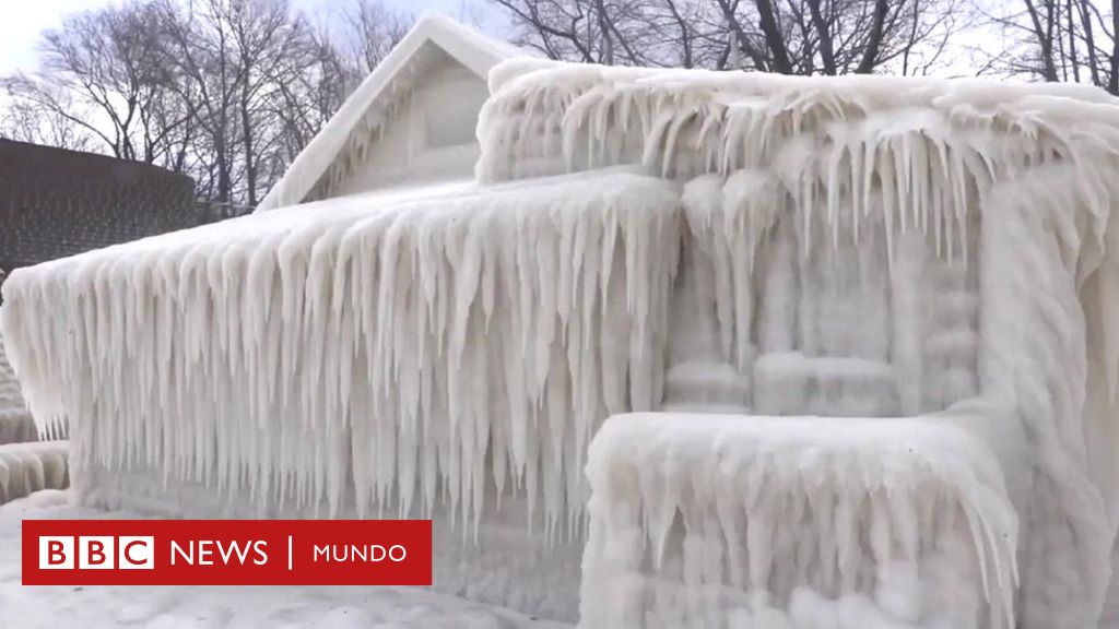 personas congeladas en hielo