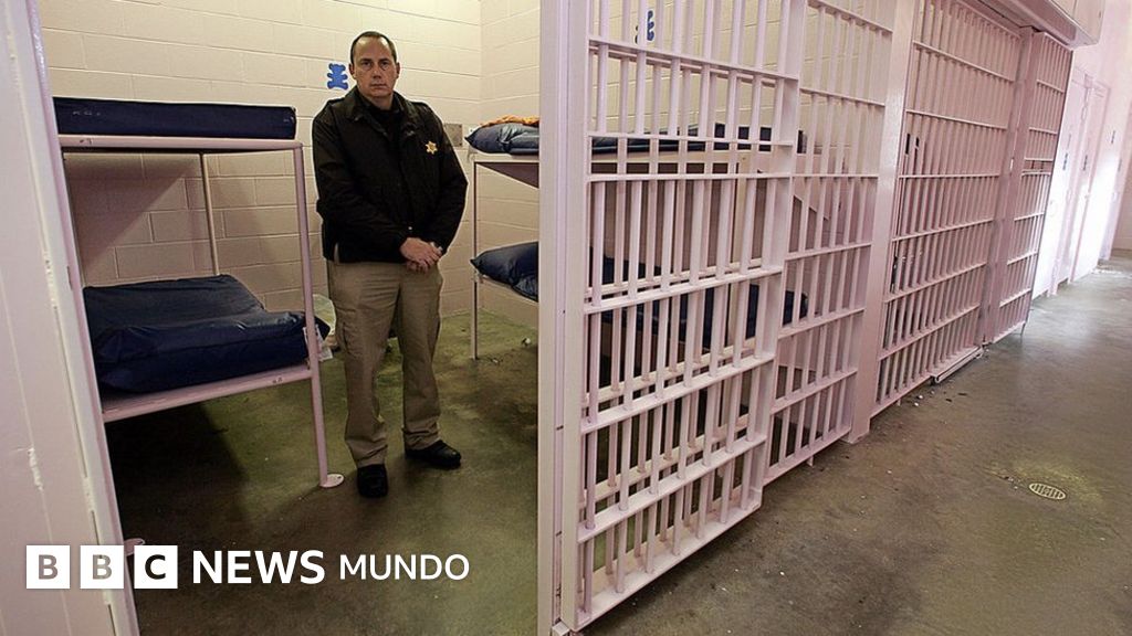 Por qué hay tantas celdas de prisiones pintadas de un rosa especial (y las contradictorias maneras en que los colores nos afectan)