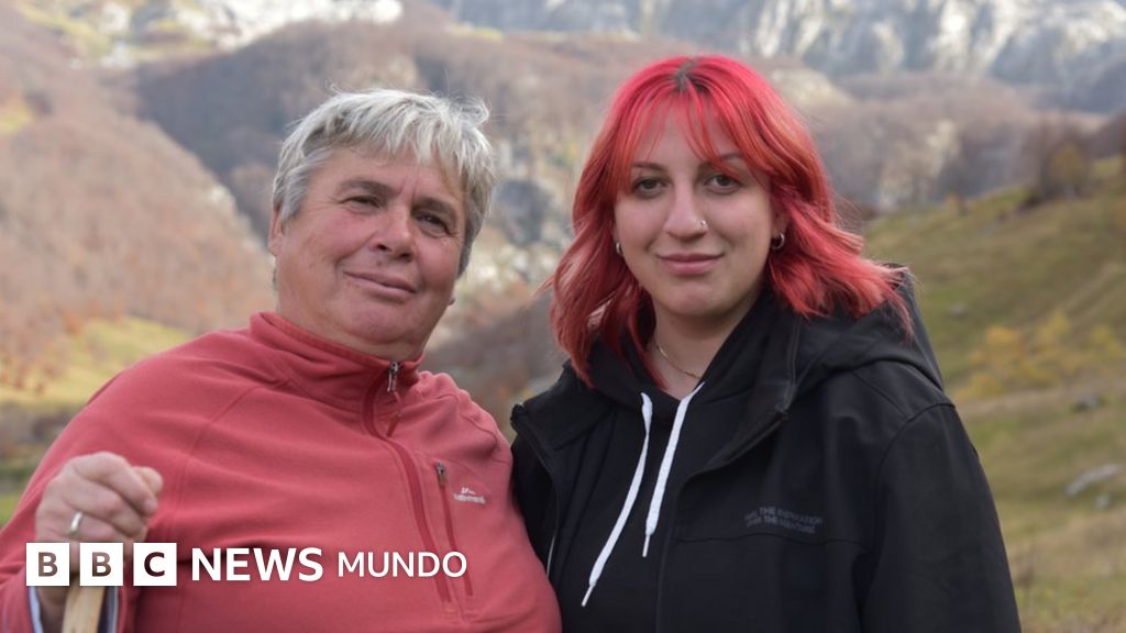 "La única forma de sobrevivir en un país de hombres era convertirse en uno": la vida de las últimas "vírgenes juradas" de Albania