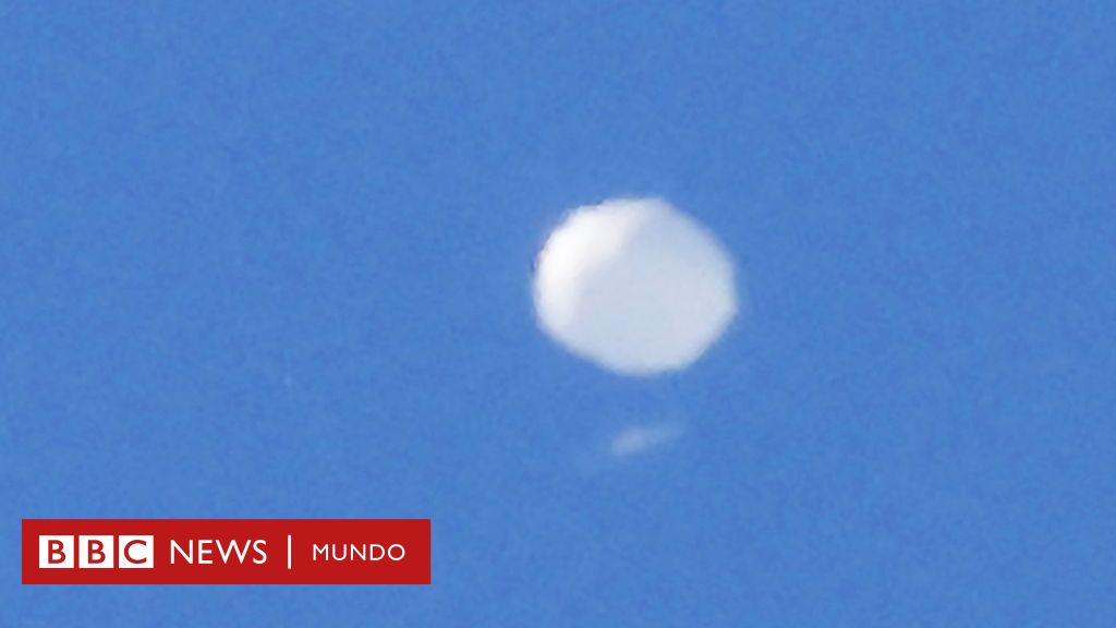 Imán for Sale con la obra «Los extraterrestres juegan con globos - Globo  espía o Juguetes Noncititzen» de Cedinho