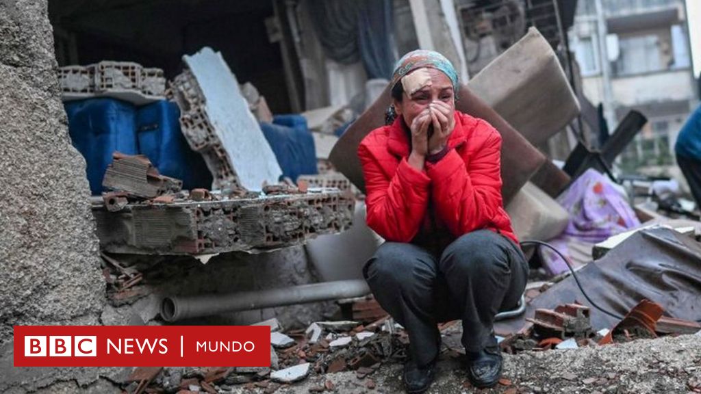 "Están gritando 'sálvenos', pero no podemos salvarlos": las zonas en Turquía y Siria a las que no está llegando la ayuda tras los terremotos
