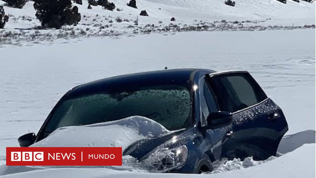 El hombre que sobrevivió una semana atrapado en su auto por la nieve