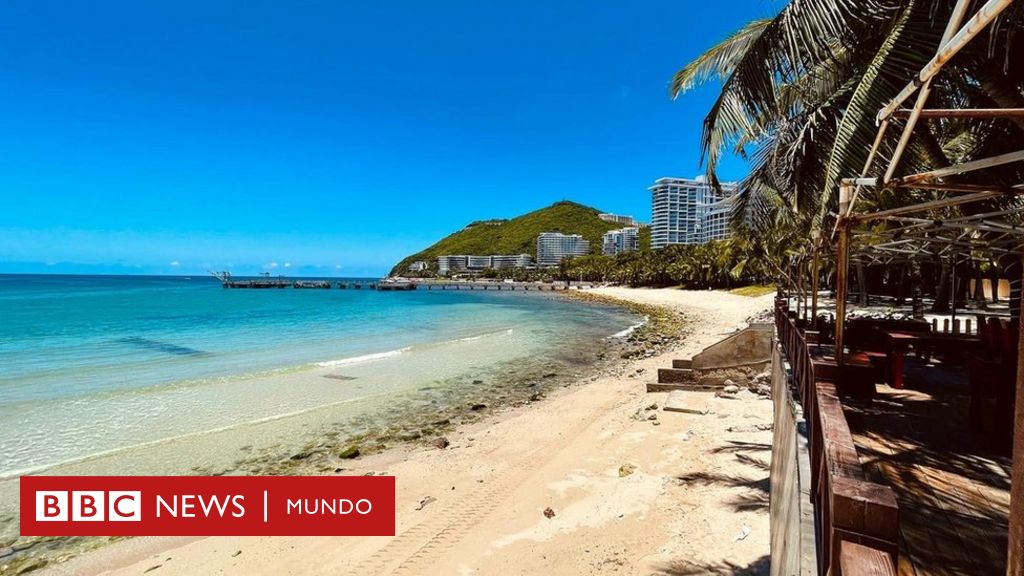 Más de 80.000 turistas están atrapados en el "Hawái chino" por un nuevo confinamiento por coronavirus