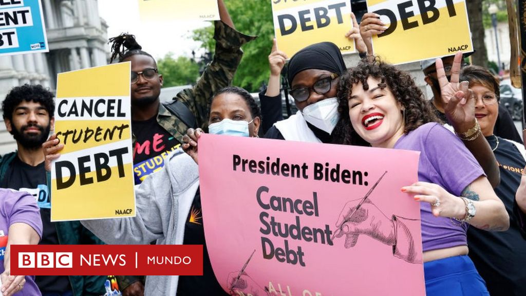 Miliony Amerykanów, którzy zaoszczędzą nawet 20 000 dolarów dzięki umorzeniu długów studenckich Bidena