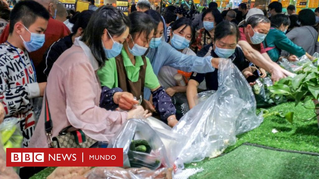 China: las "compras de pánico" disparan el desabastecimiento tras el fin de las restricciones por la covid BBC News Mundo