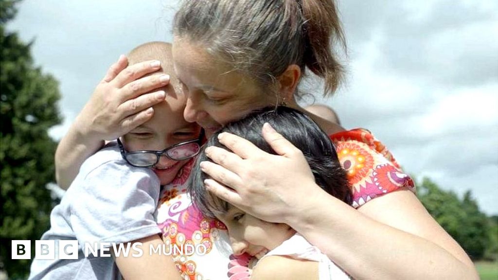 Guerra en Ucrania: la odisea de unos padres ucranianos para rescatar a 6 de sus hijos adoptivos de una ciudad destruida por Rusia