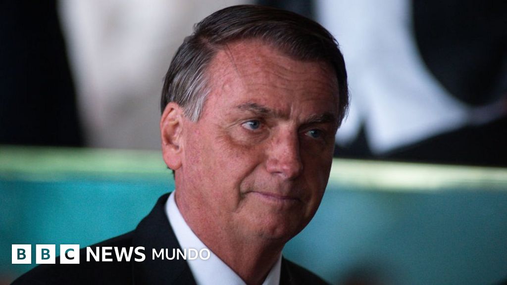 La Corte Suprema de Brasil incluye a Bolsonaro en su investigación sobre el asalto a edificios gubernamentales de Brasilia