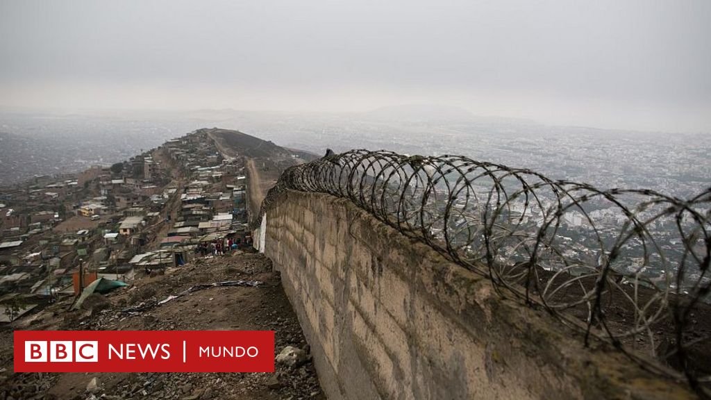 La justicia peruana ordena derribar el polémico "muro de la vergüenza" que desde hace más de 40 años separa a ricos y pobres en Lima