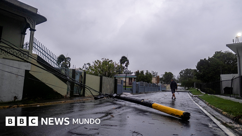 El huracán Fiona deja a más de 3 millones de personas sin electricidad en Puerto Rico y causa "inundaciones catastróficas" mientras se dirige a República Dominicana