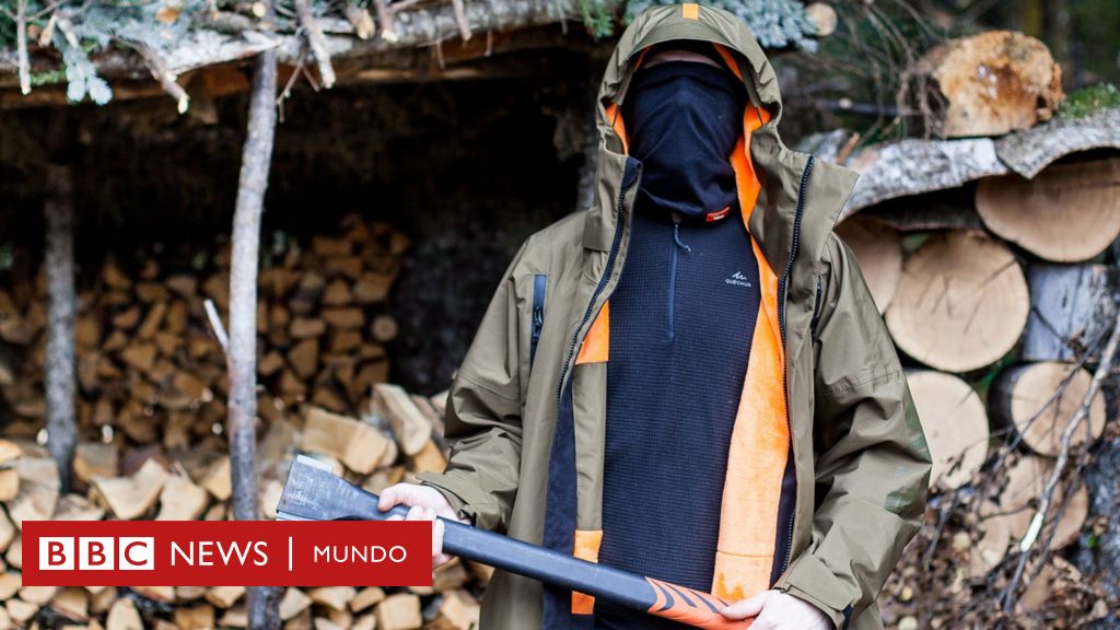 El joven que vive escondido en un bosque siberiano para huir del reclutamiento de Putin