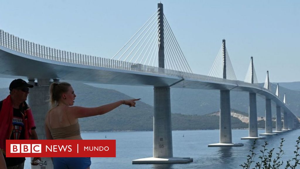 The amazing bridge (Chinese construction) that finally unites the territory of Croatia