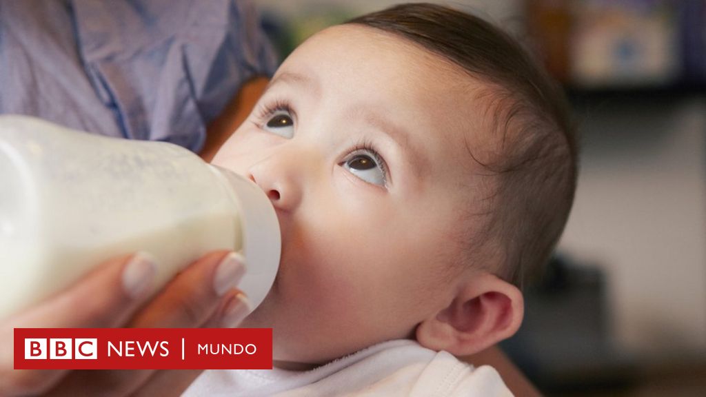 5 claves sobre la crisis de escasez de leche de fórmula en EE.UU. que llevó al gobierno a autorizar importaciones de emergencia - BBC News Mundo