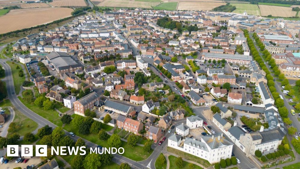 Rey Carlos III: cómo es Poundbury, la ciudad experimental y "utópica" que ideó el monarca en Inglaterra (y qué dice de su personalidad)