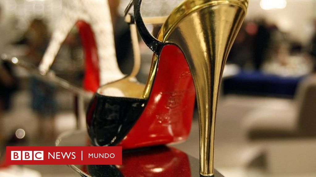 Louboutin: por qué el color suela de los zapatos enfrentó a dos grandes empresas de europeas - BBC News Mundo