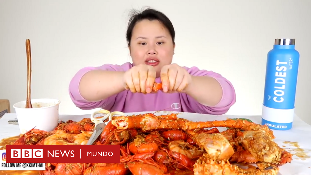 Mukbang El Negocio De Los Youtubers Que Comen Sin Parar Frente