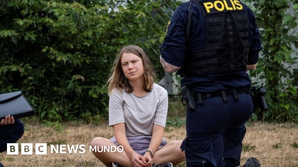 La fiscalía de Suecia acusa a Greta Thunberg de bloquear un puerto petrolero
