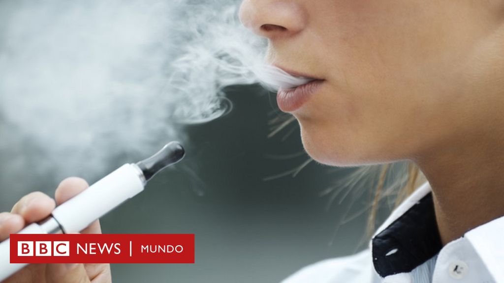 "Es como si fumaran 20 cigarrillos al día": los riesgos de los cigarrillos electrónicos que se han puesto de moda entre jóvenes y adolescentes