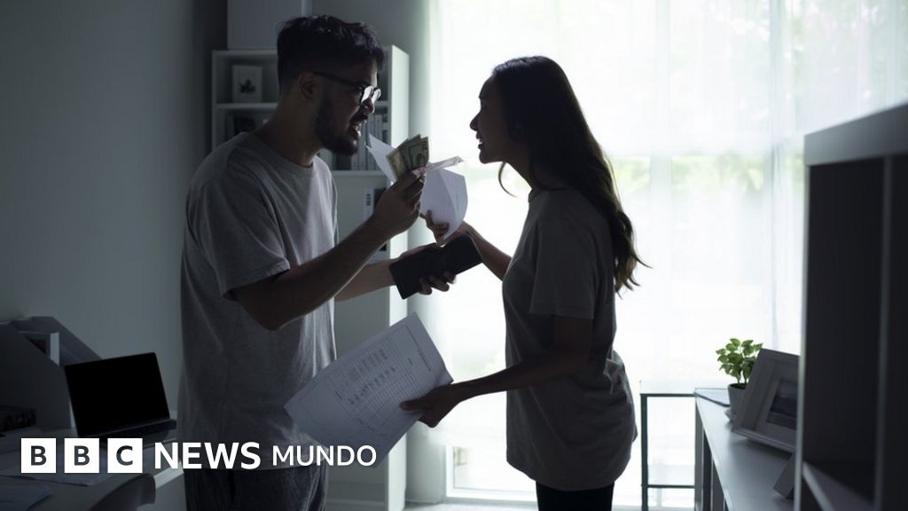 "He mendigado por años la pensión alimenticia de mi hijo": la batalla en América Latina para evitar la impunidad de los padres que no pagan