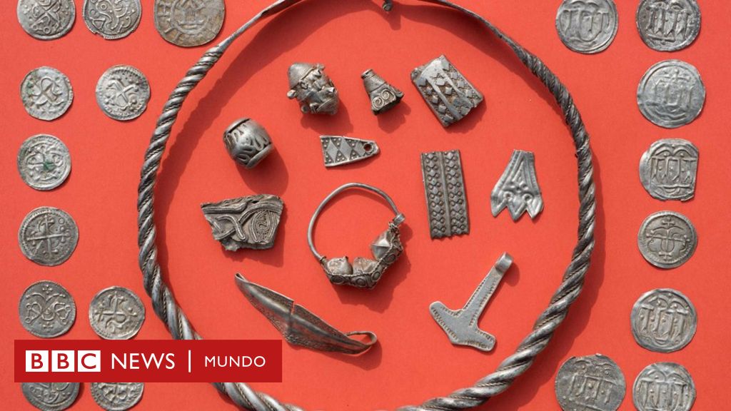 alfiler Búho Culpable El tesoro enterrado hace más de 1.000 años que un niño de 13 años encontró  en Alemania - BBC News Mundo