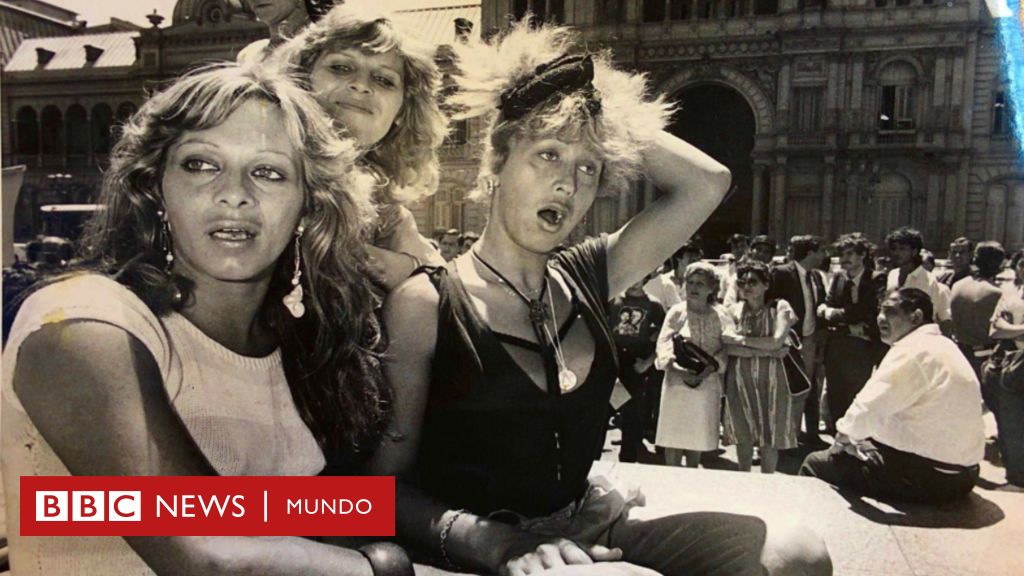 Las mujeres trans torturadas y violadas por la policía durante la dictadura en Argentina (que solo pudieron dar su testimonio 40 años después del regreso de la democracia)
