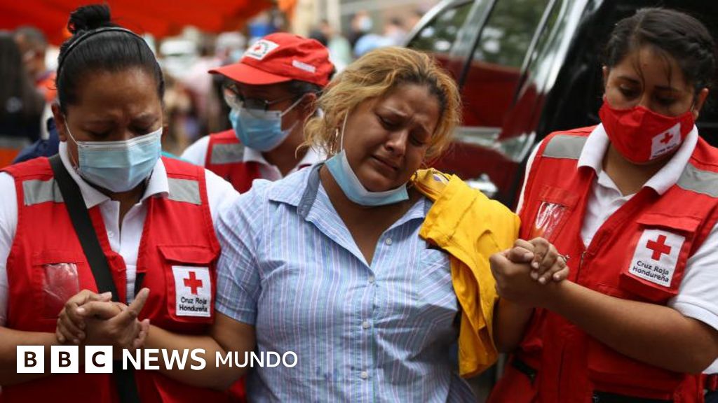 “Las vamos a matar a todas”: así fue el violento enfrentamiento entre mujeres que dejó 46 reclusas muertas en una cárcel de Honduras