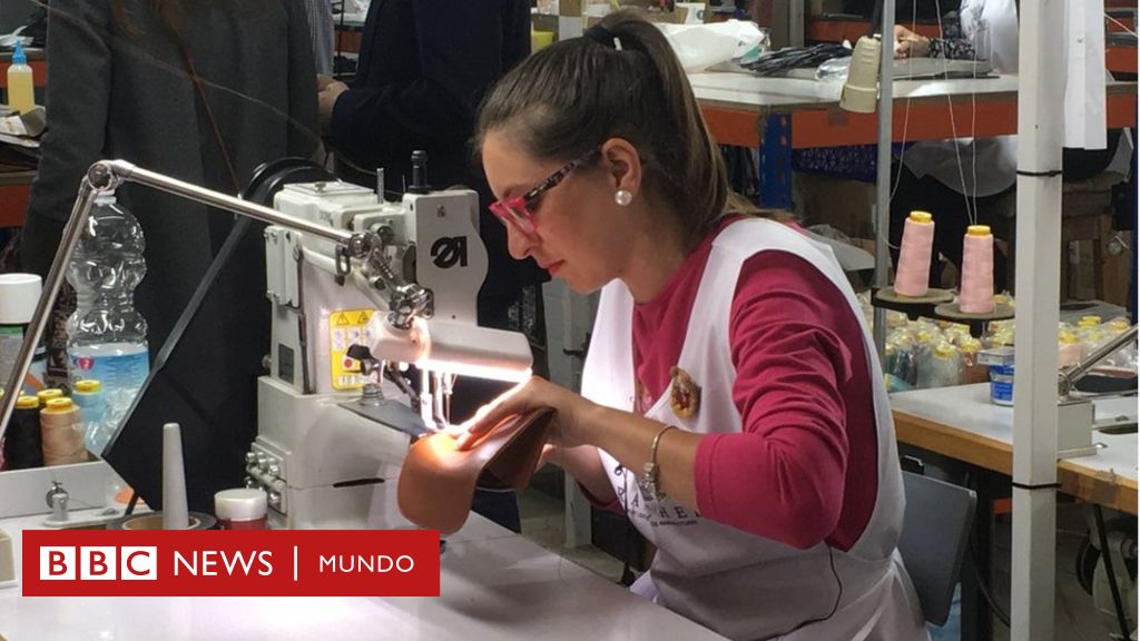 Garganta herramienta transmisión Ubrique, el pequeño pueblo de España donde se fabrican bolsos de Gucci,  Louis Vuitton y Chanel (pero no lo pueden decir) - BBC News Mundo