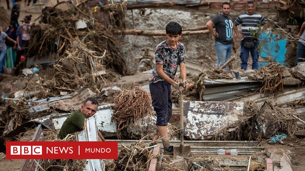 Venezuela: al menos 25 muertos y 52 desaparecidos por deslaves tras las lluvias torrenciales en el centro del país