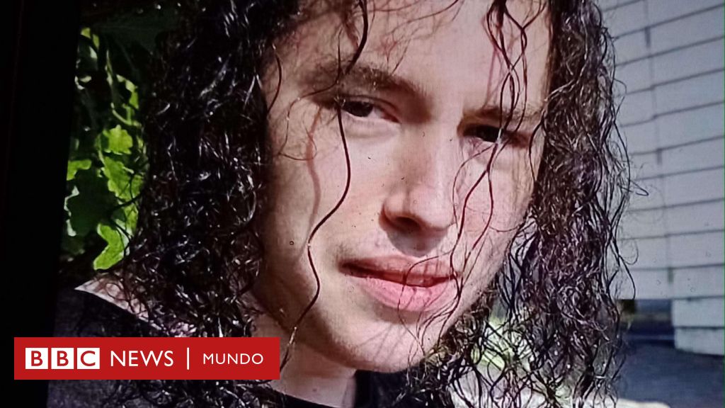 El adolescente británico que fue "incitado" a tomar veneno por usuarios de un foro sobre suicidio