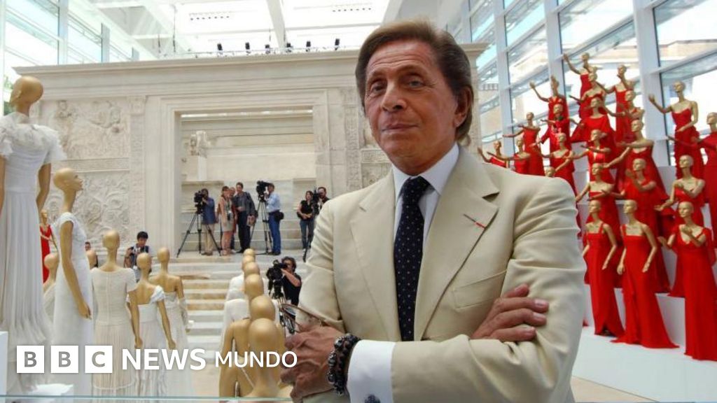 Valentino Dies: Italian Fashion Emperor Passes Away at 93 - News Directory 3