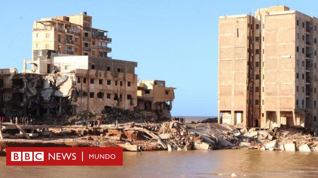 “Solo hay escombros y cadáveres”: las difíciles labores de rescate en Derna, la ciudad más afectada por las inundaciones en Libia