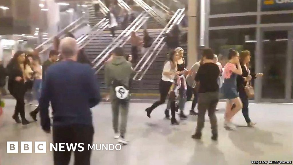 El momento de la explosión y el pánico tras el concierto de Ariana ...