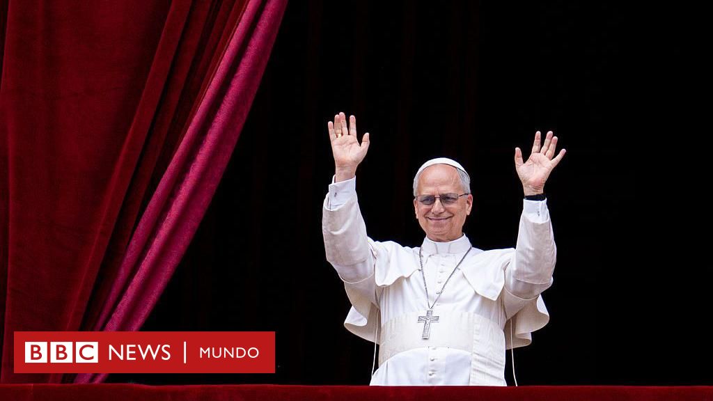 "Nunca más guerra", el papa León XIV pide la paz para Gaza, Ucrania y el mundo en su primer discurso dominical en la Plaza San Pedro