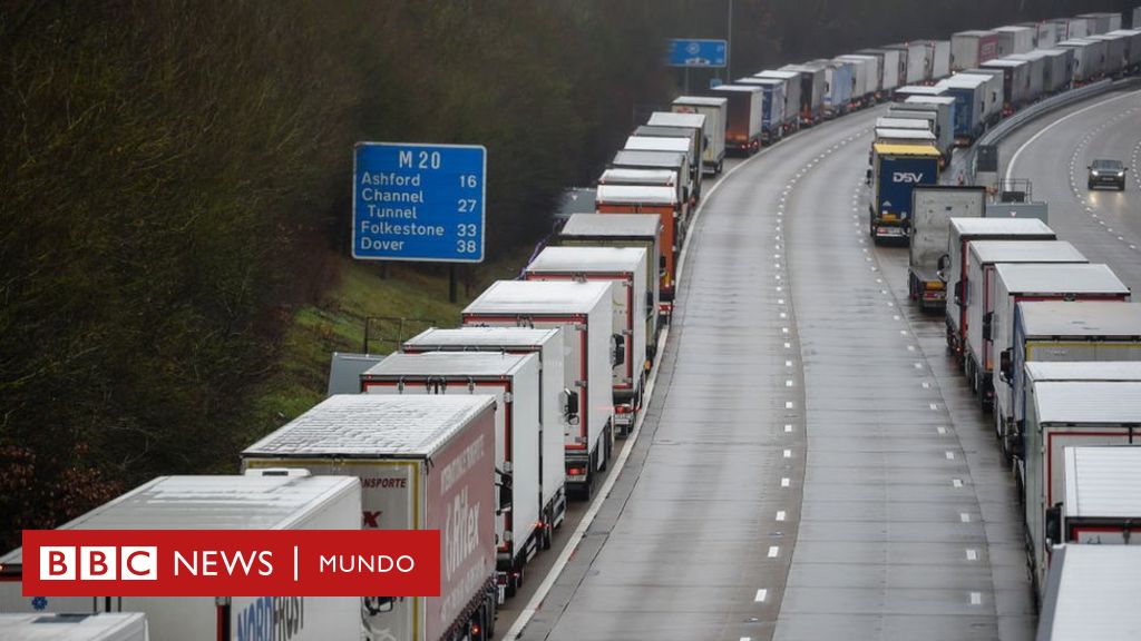 Nueva Cepa Del Coronavirus La Imagen De Centenares De Camiones Atrapados Que Refleja El Caos Que Se Vive En Reino Unido c News Mundo