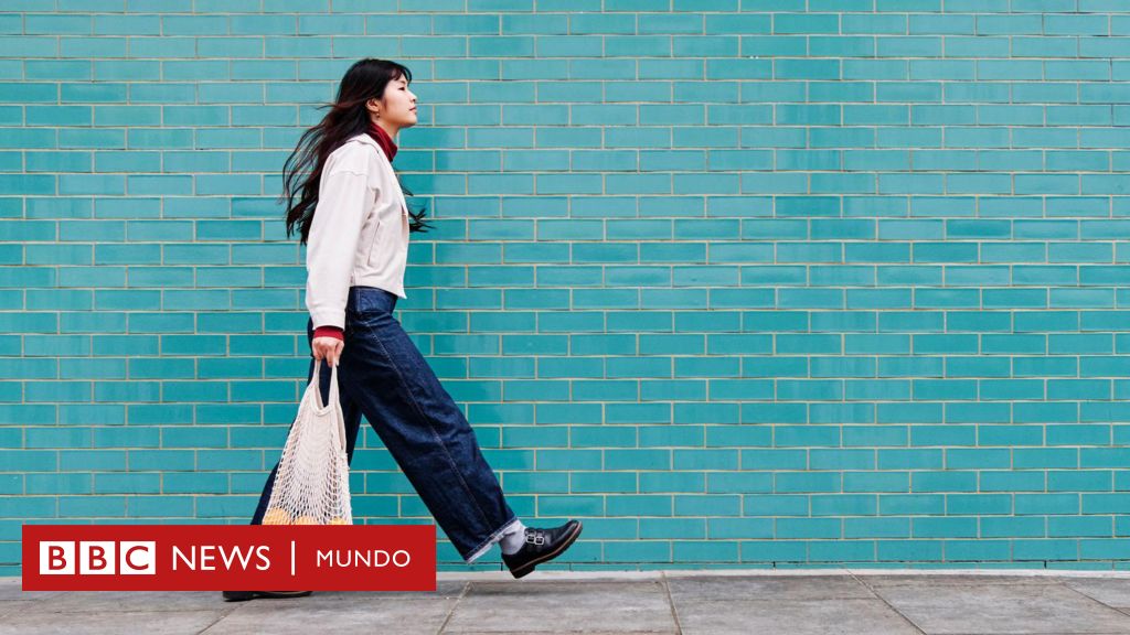 ¿Sabías que tu caminar revela la edad de tu cerebro? Descúbrelo aquí