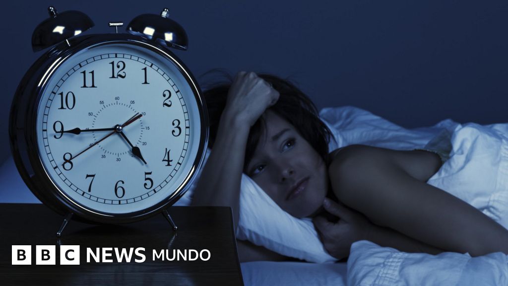 Demasiados paseos nocturnos al baño: qué es la nocturia y cómo puede atajarse