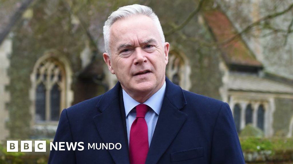 Quién es Huw Edwards, el presentador de la BBC en el centro de un escándalo por el presunto pago de unas fotos explícitas