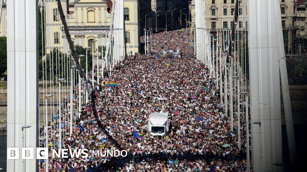 Masiva manifestación del Orgullo desafía al gobierno húngaro