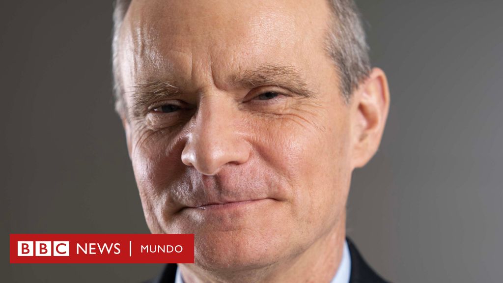 ¿Deberíamos pagar por usar TikTok e Instagram? La propuesta del Nobel Simon Johnson.