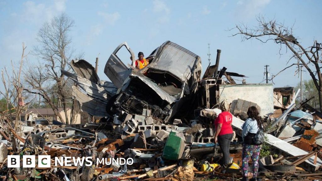 Un devastador tornado deja al menos 26 muertos en Mississippi, Estados Unidos