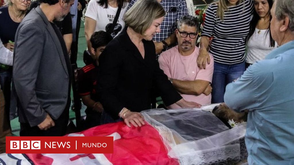 Murder shocks Brazilian politics as it faces presidential election pitting Bolsonaro against Lula da Silva