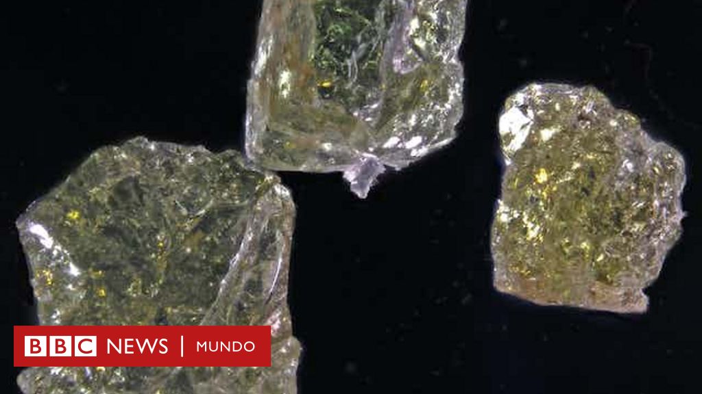 Trinitita: la extraña gema creada por la primera explosión nuclear de la historia