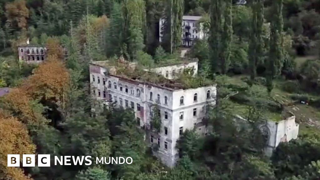Akarmara, el pueblo fantasma de la era soviética que un bosque está