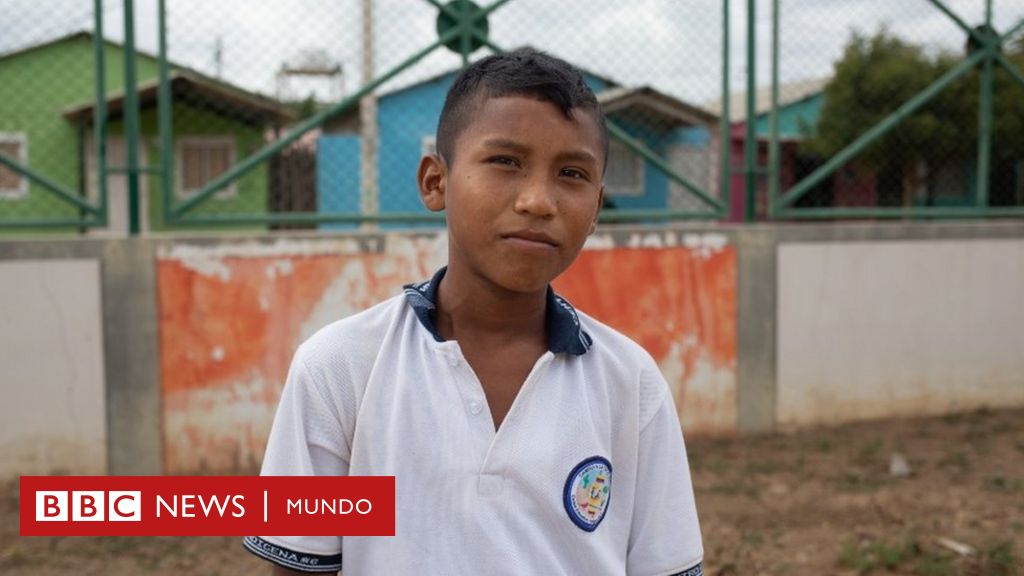 Los niños venezolanos que cruzan diariamente la peligrosa frontera con Colombia para ir a la escuela