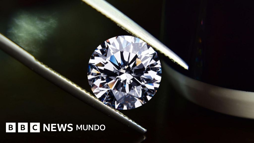 Why diamond prices are falling all over the world - BBC News World