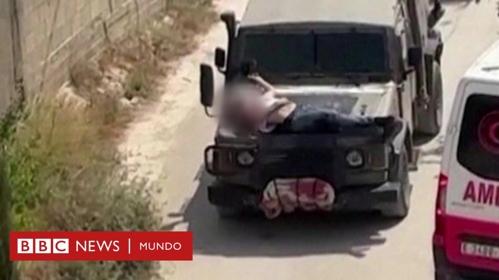 Israel: Tentara Israel mengikat seorang warga Palestina yang terluka ke kap kendaraan militer di Tepi Barat