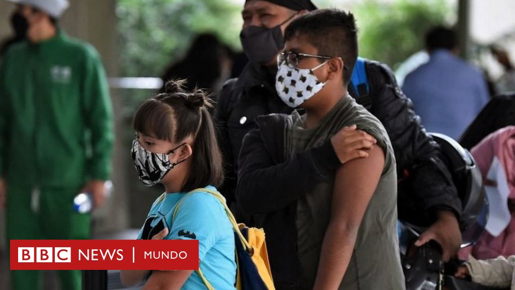 Coronavirus en México: por qué AMLO se resiste a vacunar a todos los adolescentes pese a que una resolución judicial lo ordena