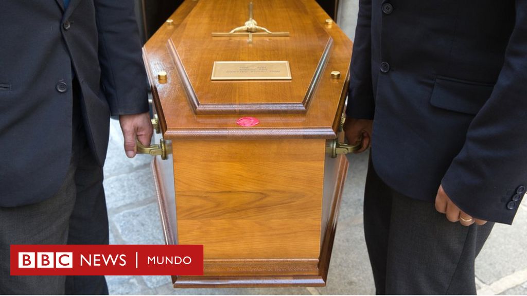 "Esta vez sí ha muerto": fallece mujer en Ecuador que empezó a respirar dentro del ataúd en su propio funeral